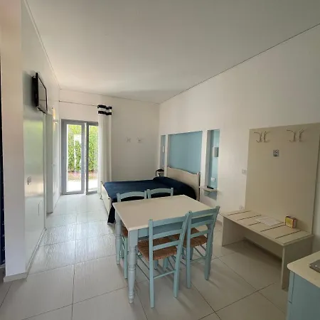 Отель Baia Sangiorgio & Club