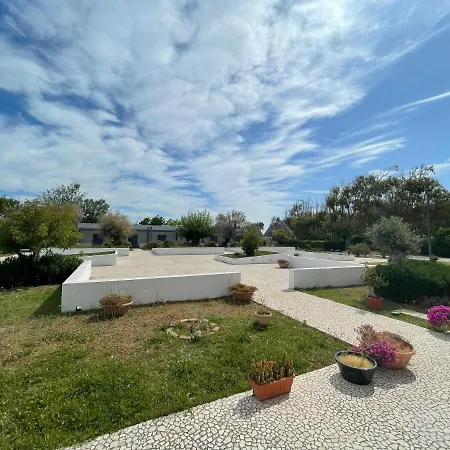 Ξενοδοχείο Baia Sangiorgio & Club 4*
