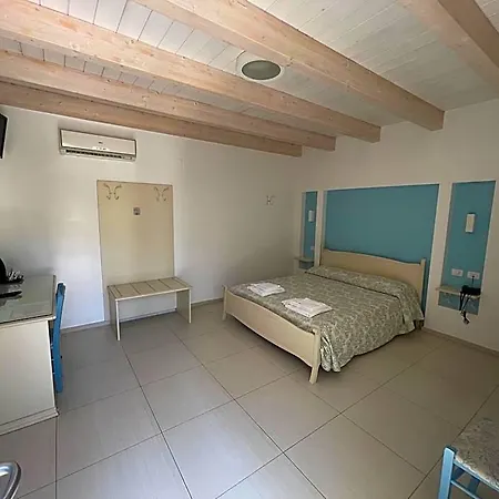 Hotel Baia Sangiorgio & Club 4*